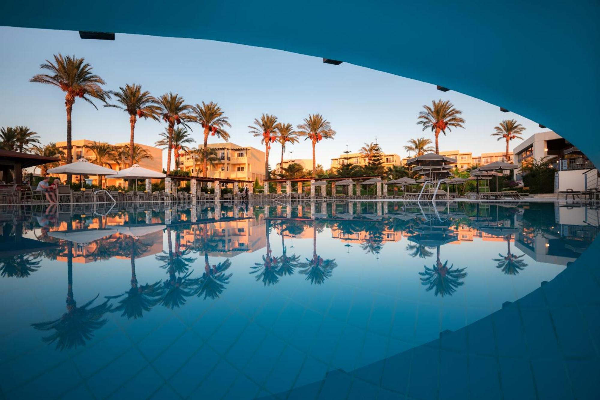 ฮอไรซอน บีช รีสอร์ต Hotel มัสติคารี ภายนอก รูปภาพ